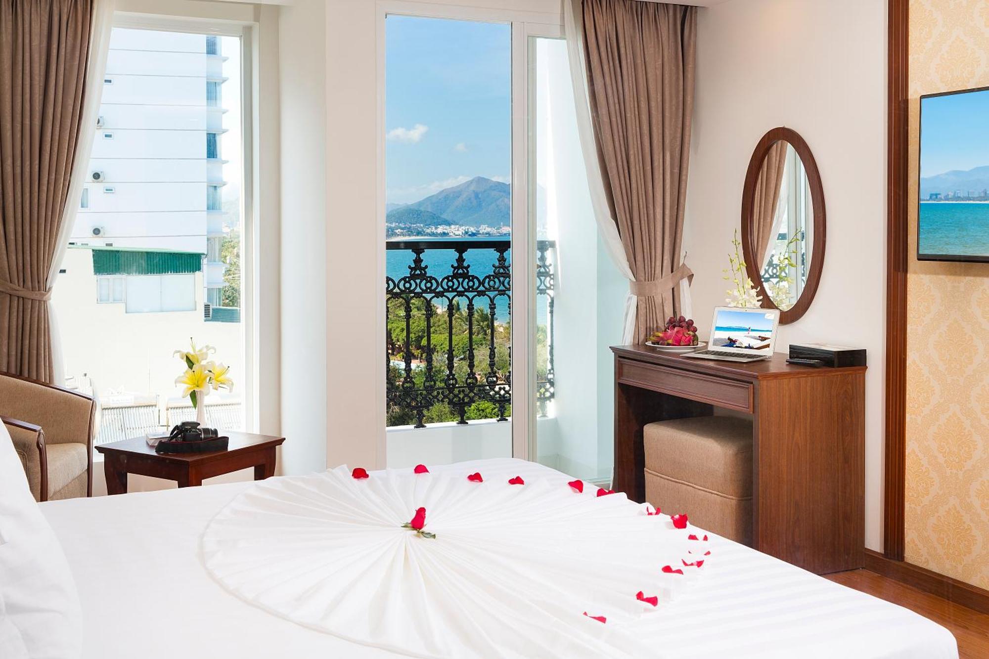 Regalia Nha Trang Hotel Exterior foto